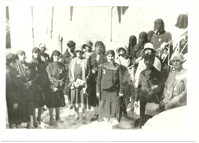 وفد نسائي فلسطيني يحتج لدى المندوب السامي البريطاني، 1929