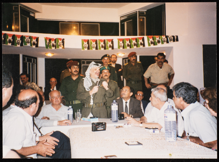 The last meeting with Yaser ʿarafat in Gaza before moving to Jericho after the signing of the Oslo agreement