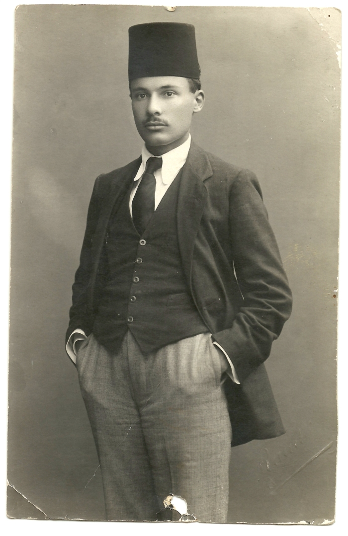 منيف عارف الحسيني، طولكرم،1921