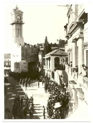 The British Army in front of Jaffa Gate, Jerusalem, 1917