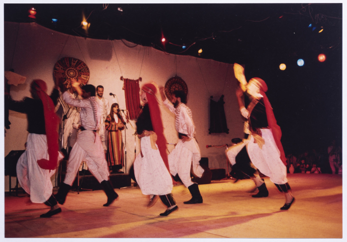 عروض راقصة لفرقة الفنون الشعبية، بيرزيت، 1990-1992