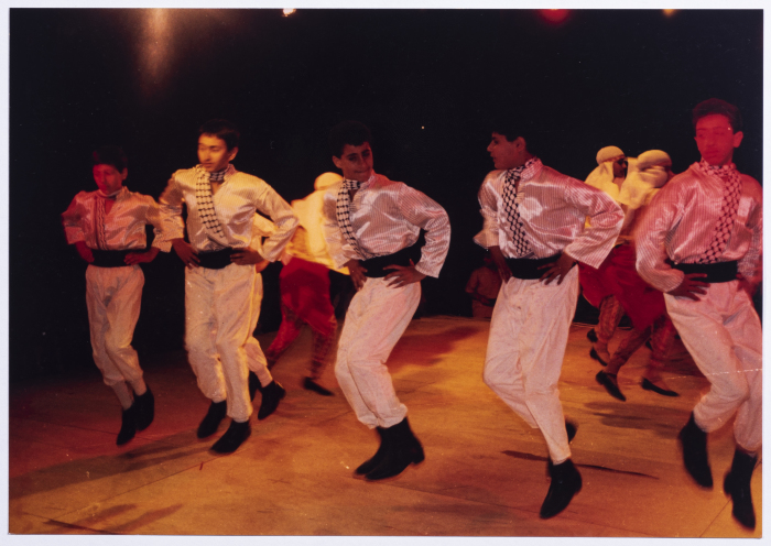 عروض راقصة لفرقة الفنون الشعبية، بيرزيت، 1990-1992