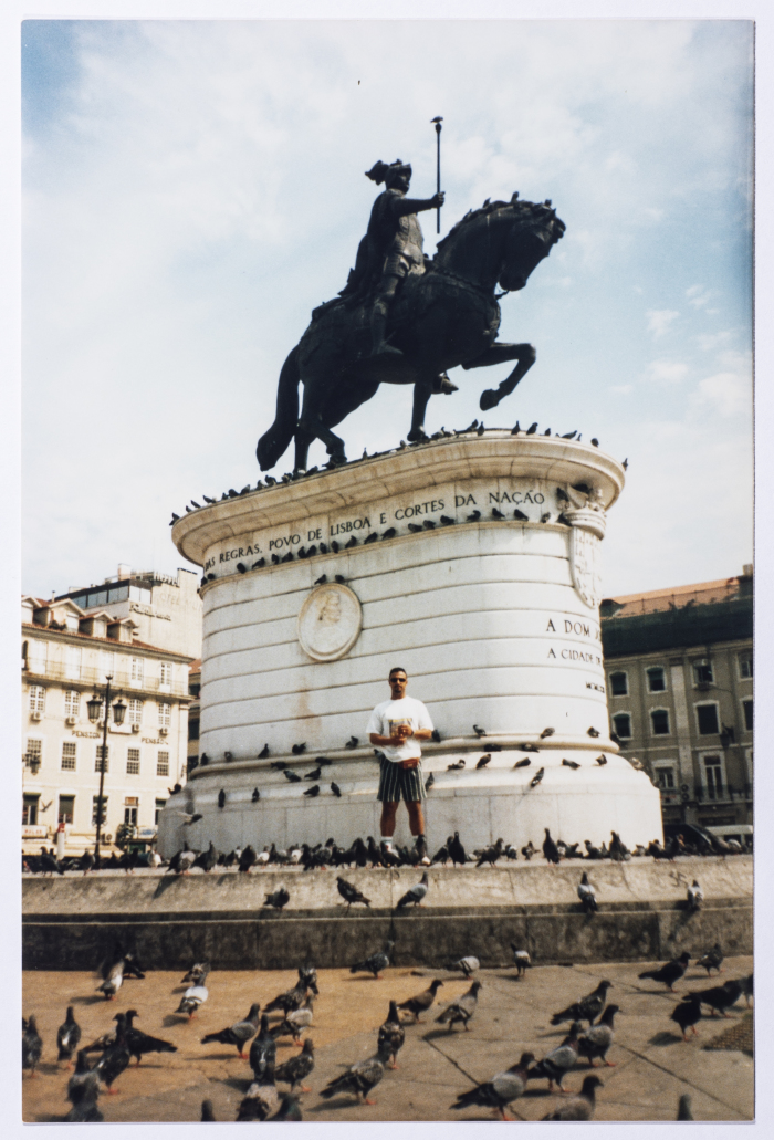 لمحة من جولة فرقة الفنون الشعبية في لشبونة، البرتغال، 1998
