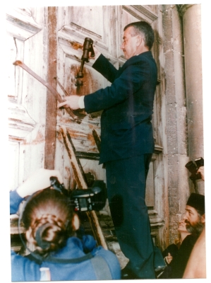 Wajih Yaqoub Nusseibeh Opening the Doors to the Church of the Holy Sepulchre, 1995