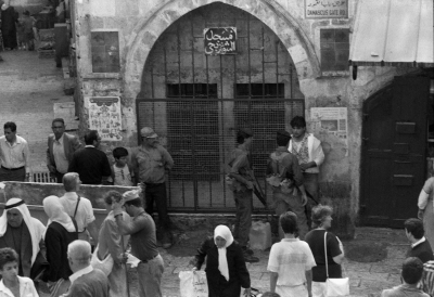 اعتقال شاب في البلدة القديمة، القدس، 1987
