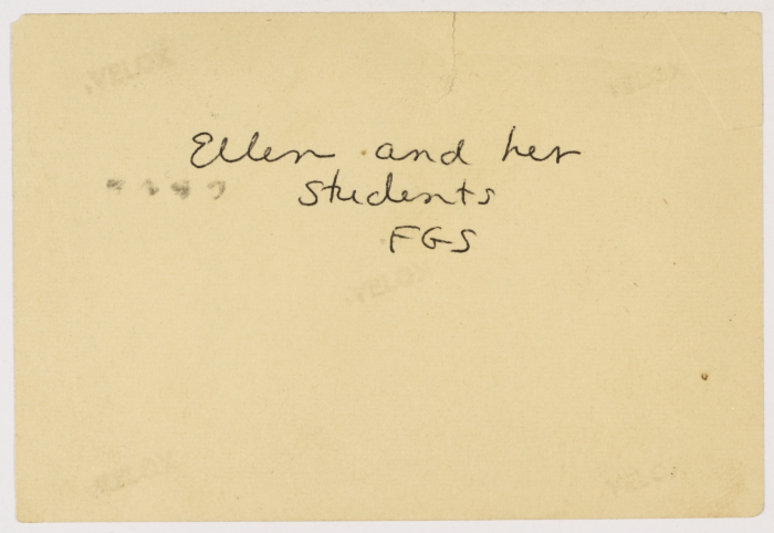 إلين وبعض طالباتها