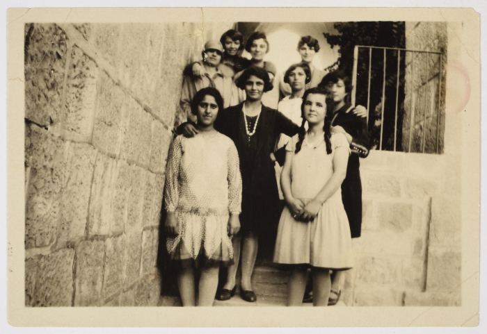 إلين وبعض طالباتها