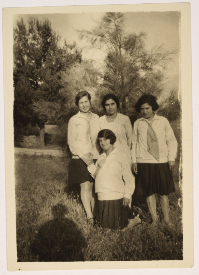 فيكتوريا حنوش وماري أيوب و لياني زواني وأخرى