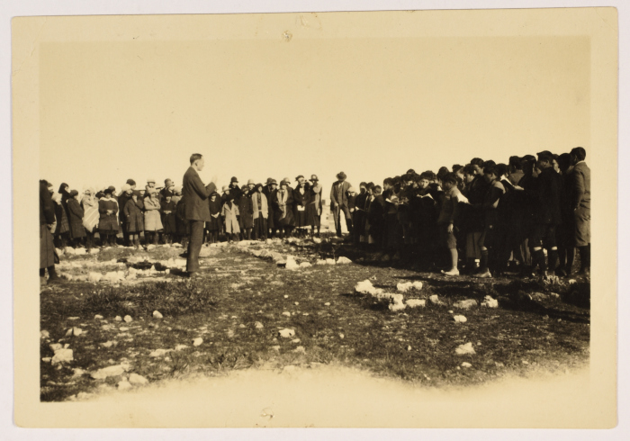 مجموعة من طلبة مدارس الفرندز