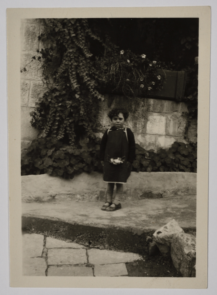 طفلة عام 1936