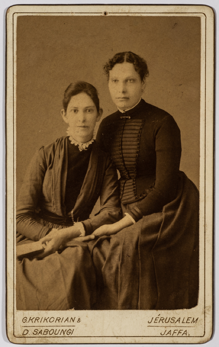 إتتا جونستون و كايتي جابرييل