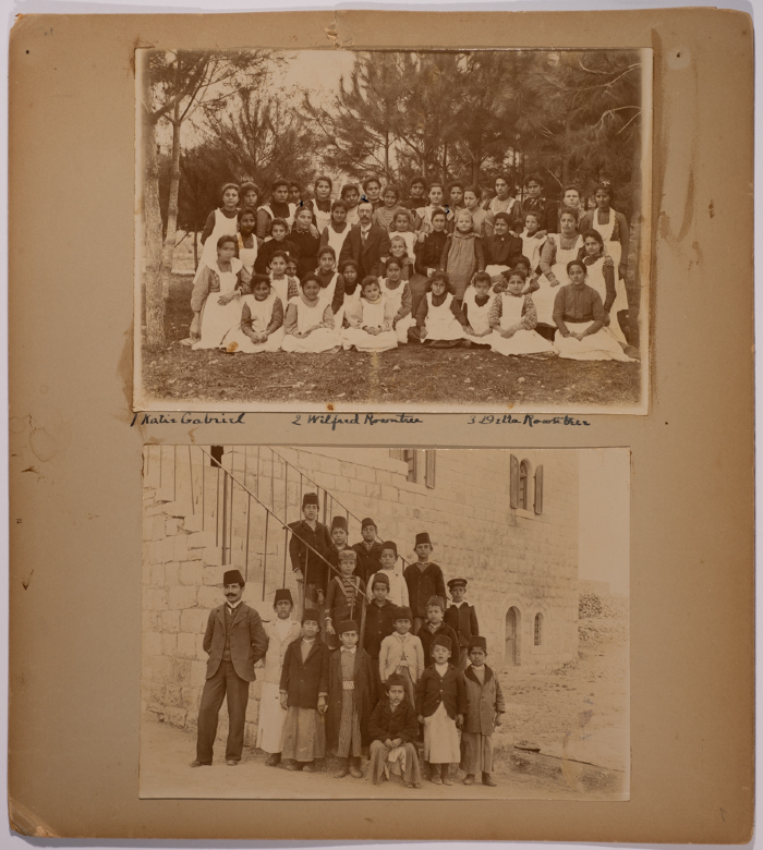 طلاب وطالبات مدارس الفرندز في صورتان مختلفتان