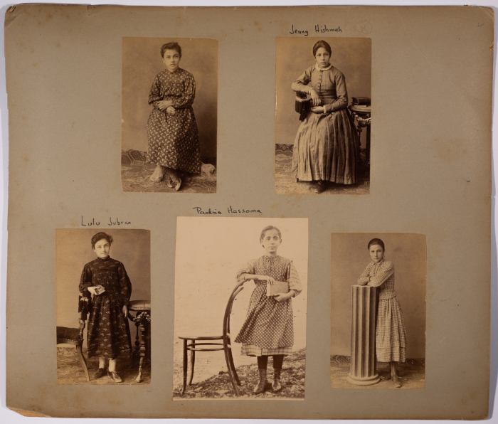 مجموعة صور لطالبات مدرسة الفرندز