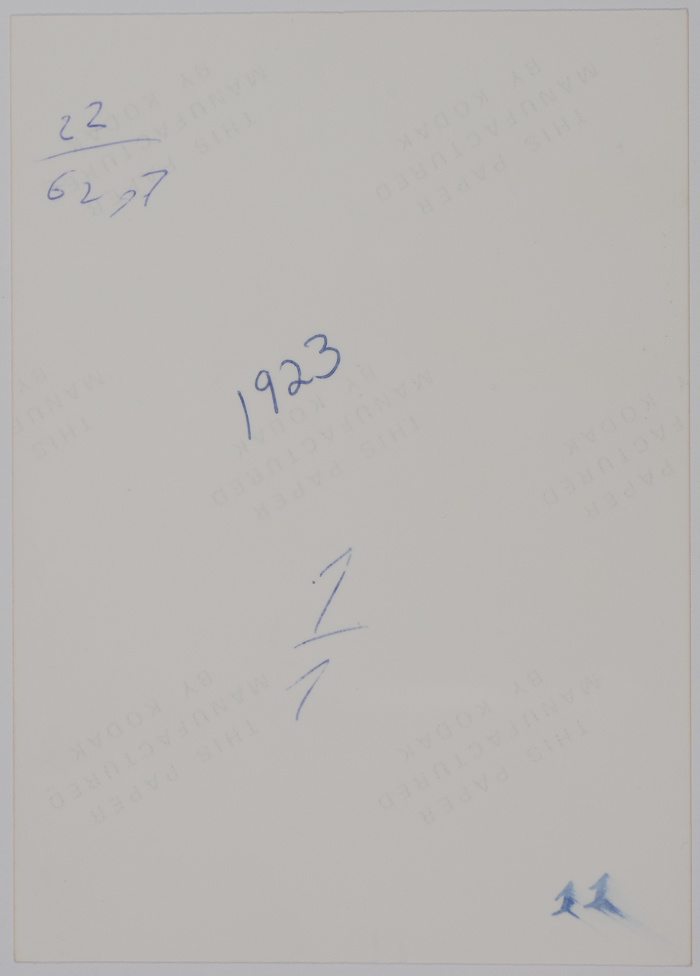 صورة شخصية لإمرأة عام 1923
