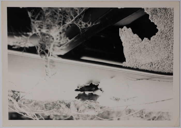 زجاج مكسور في مدرسة الفرندز