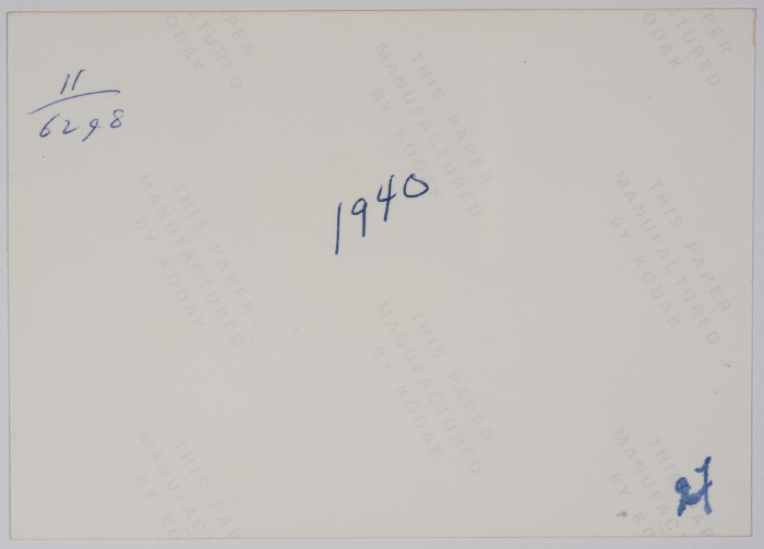 مجموعة من طالبات مدرسة الفرندز عام 1940