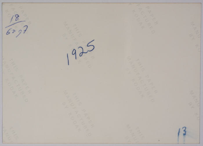 مجموعة طالبات من مدرسة الفرندز عام 1925