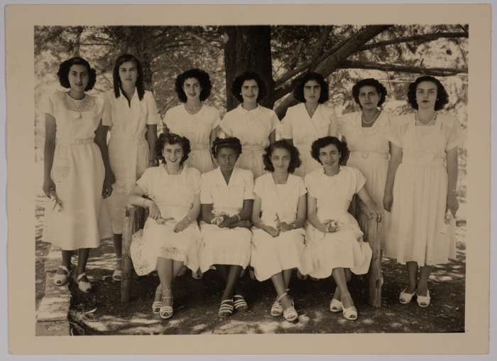 خريجات مدرسة الفرندز لعام 1951