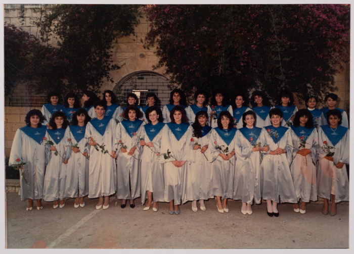 خريجات مدرسة الفرندز لعام 1987