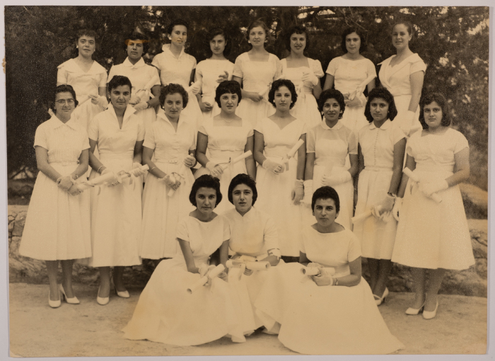 خريجات مدرسة الفرندز لعام 1958