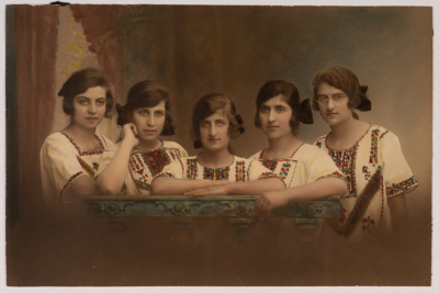 The Friends Girls School Graduates in 1924