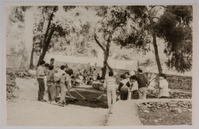 مجموعة أشخاص يعملون