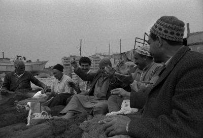 صيّادون على شاطئ بحرغزة