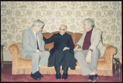 توفيق زيّاد برفقة البطريرك ميشيل صباح في روما عام 1988 