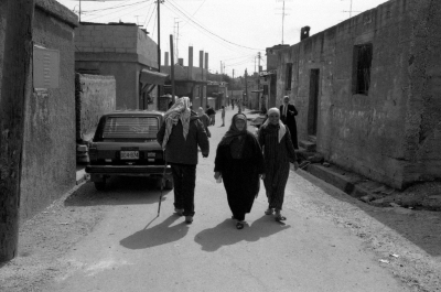 أحد أيام رفع منع التجول في مخيم الأمعري للاجئين الفلسطنيين، 1988