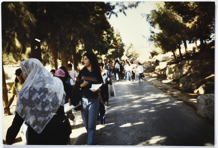 مجموعة أشخاص، أرطاس، 1990- 1999