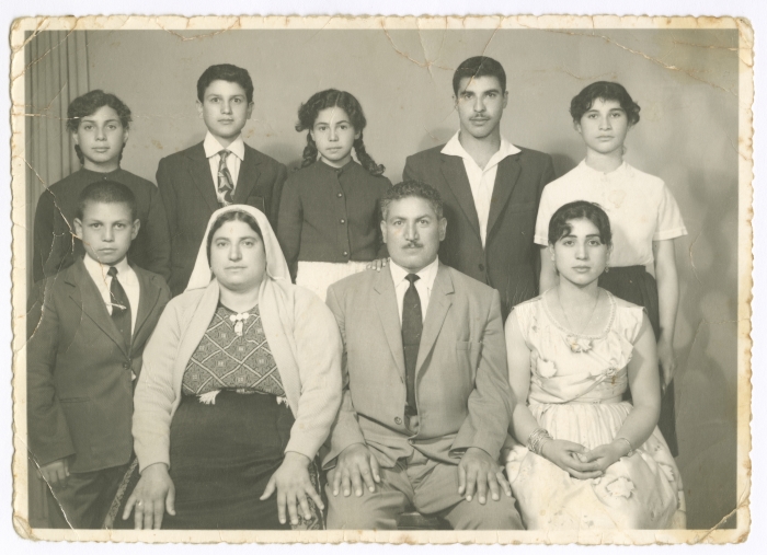 أفراد من عائلة أبو خضير