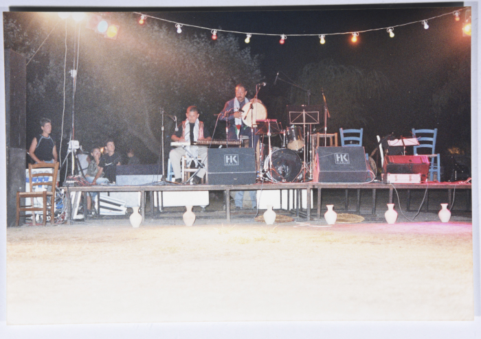 جانب من جولة براعم الفنون الشعبية في اليونان، 2002
