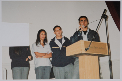 مجموعة طلاب مدرسة الفرندز في رام الله بين العامين 2003 - 2004