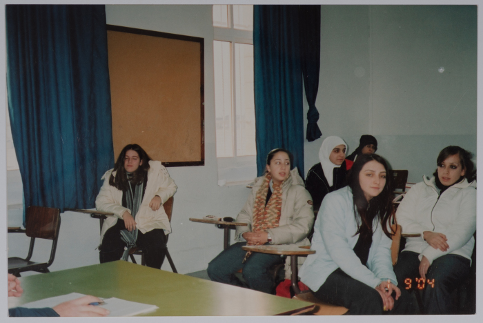 طالبات من مدرسة الفرندز، رام الله، 2004