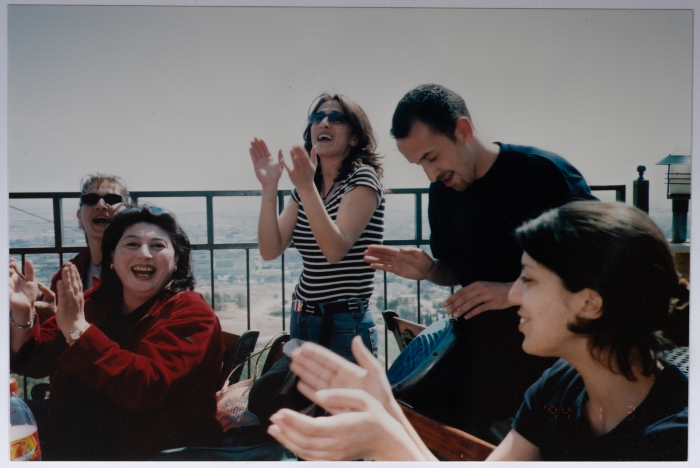 مجموعة طلاب مدرسة الفرندز في رام الله بين العامين 2003 - 2004