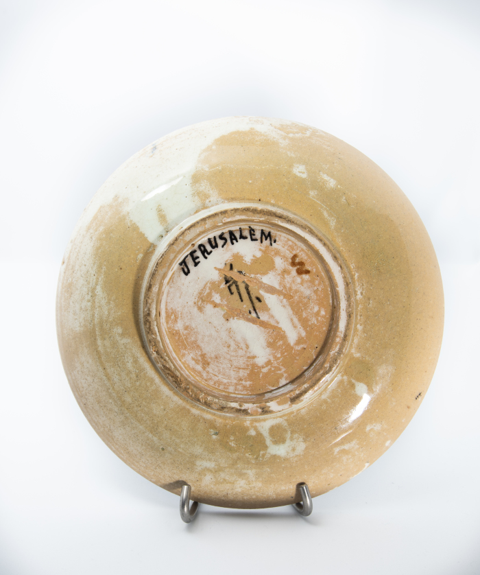 Pottery pot
