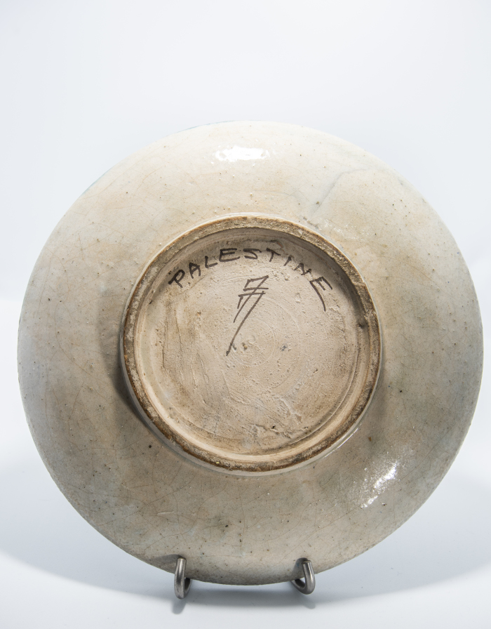 Pottery pot