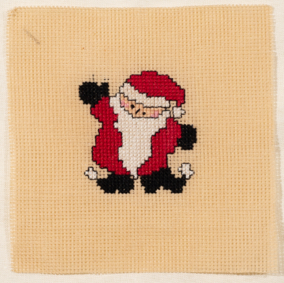 قطعة مُطرزةٌ أنتجتها نساء جمعية إنعاش المخيم، لبنان، سبعينيات القرن العشرين