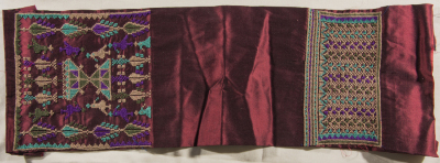 قطعة مُطرزةٌ أنتجتها نساء جمعية إنعاش المخيم، لبنان، سبعينيات القرن العشرين