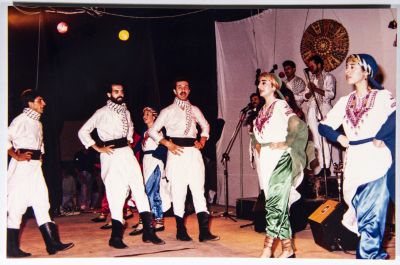 لمحة من عرض لفرقة الفنون الشعبية في مهرجان التراث في جامعة بيرزيت
