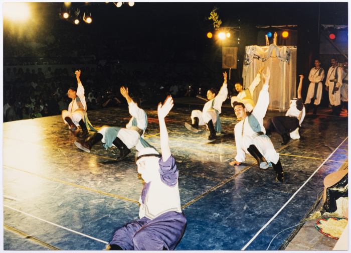 A Glimpse of el-Funoun Palestinian Popular Dance Troupe's “Zaghareed” Dance Show in 1997