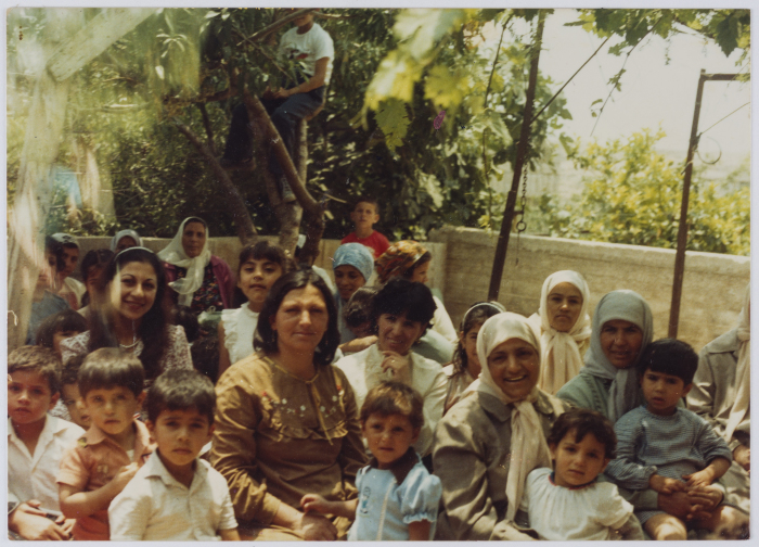 حفل تخريج روضة، مخيم الأمعري، 1985