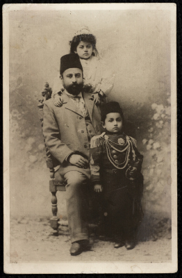 Faidy al-Alamy with his daughter Ni