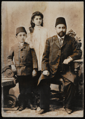 Faidy al-Alamy with his daughter Ni