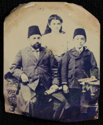 Faidy al-Alamy with his daughter Ni