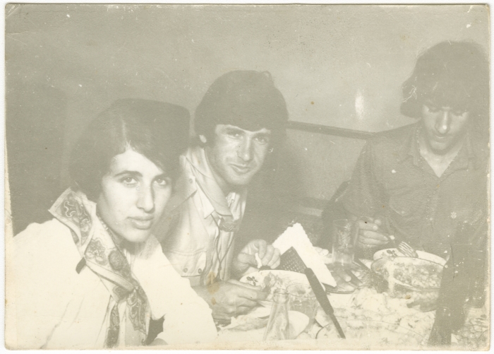 Isam Yousef Ali, Jamal Abbas and Nadia while eating