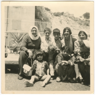 أفراد من عائلة الغضبان