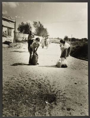 Children Carrying Houseware During the Bombardment of Rashidieh Camp 
