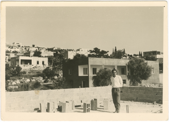 رجل في طمرة