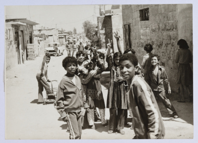 أطفال في مخيّم للاجئين الفلسطينيين، لبنان، 1980- 1989